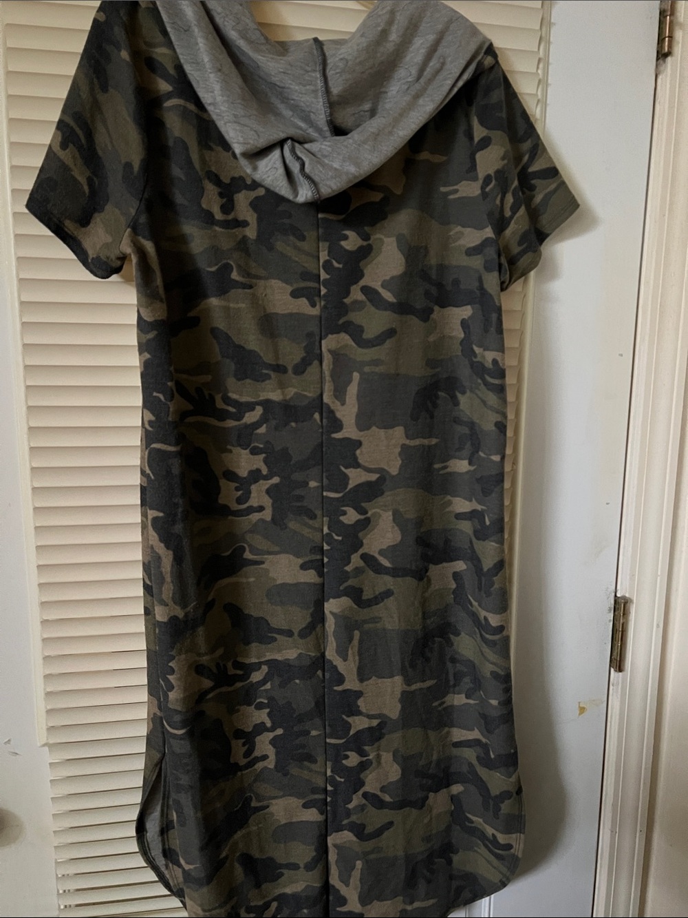 Camo Hooded Short Sleeve Dress - Olive Green - Picture 10 of 11